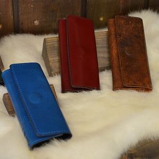 レザーバッグをオーダーメイドできる神戸の手作り(ハンドメイド)革専門店創作鞄槌井のマグネット式キーケース