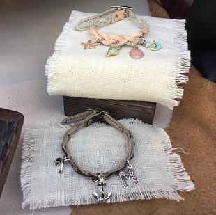 レザーバッグをオーダーメイドできる神戸の手作り(ハンドメイド)革専門店創作鞄槌井のレザーブレスレット