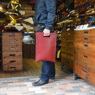 レザーバッグをオーダーメイドできる神戸の手作り(ハンドメイド)革専門店創作鞄槌井のクラッチバック
