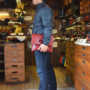 レザーバッグをオーダーメイドできる神戸の手作り(ハンドメイド)革専門店創作鞄槌井のクラッチバック