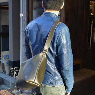 レザーバッグをオーダーメイドできる神戸の手作り(ハンドメイド)革専門店創作鞄槌井のショルダーバッグ
