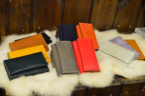 神戸元町にあるレザーバッグをオーダーできるハンドメイドのお店「創作鞄槌井」がハンドメイドしたキーケース
