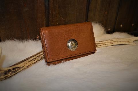 神戸元町にあるレザーバッグをオーダーできるハンドメイドのお店「創作鞄槌井」が製作した名刺入れ