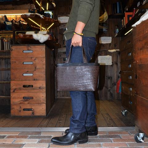 神戸元町にあるレザーバッグをオーダーできるハンドメイドのお店「創作鞄槌井」が創ったトートバッグミニサイズ