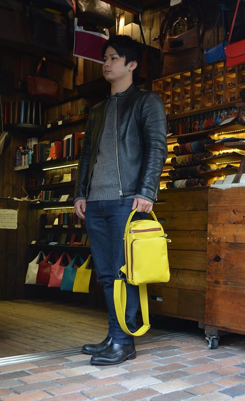 神戸元町にあるレザーバッグをオーダーできるハンドメイドのお店「創作鞄槌井」が製作したフルオーダーボディバッグ