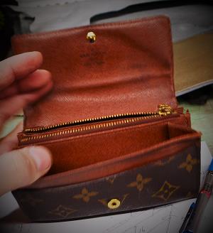 神戸元町にあるレザーバッグをオーダーメイドできる手作りレザー専門店で創ったレザー