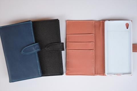 神戸元町にあるレザーバッグをオーダーできるハンドメイドのお店「創作鞄槌井」の新作レザースマートフォンケース
