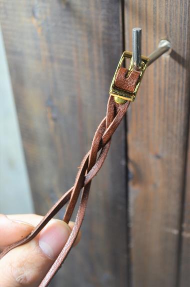 神戸元町にあるレザーバッグをオーダーできるハンドメイドのお店「創作鞄槌井」で創ったレザーブレスレット