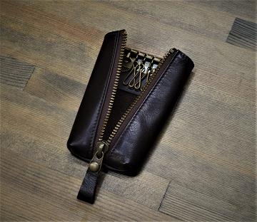 神戸元町にあるレザーバッグをオーダーできるハンドメイドのお店「創作鞄槌井」で創ったボディーバッグ