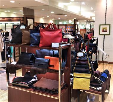 神戸元町にあるレザーバッグをオーダーできるハンドメイドのお店「創作鞄槌井」のイベント出店(三田阪急)