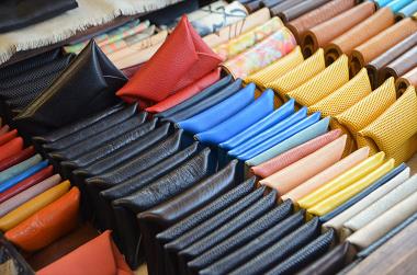 神戸元町にあるレザーバッグをオーダーできるハンドメイドのお店「創作鞄槌井」で創った小銭入れ「折紙」