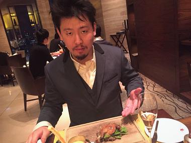 神戸元町にあるレザーバッグをオーダーできるハンドメイドのお店「創作鞄槌井」の休日写真