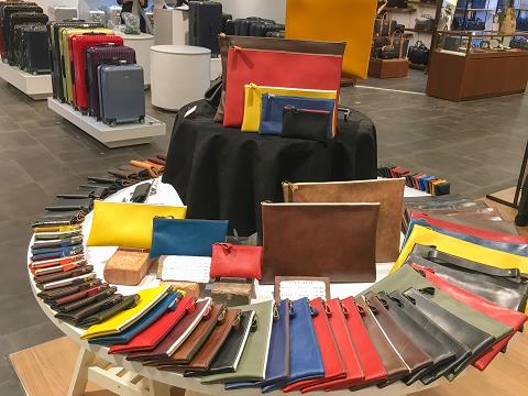神戸元町にあるレザーバッグをオーダーできるハンドメイドのお店「創作鞄槌井」のパターンオーダーバックの新色