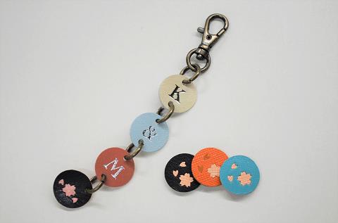 神戸元町にあるレザーバッグをオーダーできるハンドメイドのお店「創作鞄槌井」が創った新スタンピングレザー【インレイ】