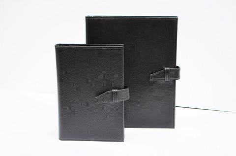 神戸元町にあるレザーバッグをオーダーできるハンドメイドのお店「創作鞄槌井」が創ったバインダー手帳のパターンオーダー