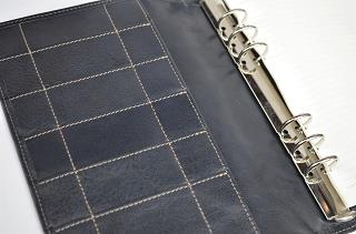神戸元町にあるレザーバッグをオーダーできるハンドメイドのお店「創作鞄槌井」が創ったバインダー手帳のパターンオーダー