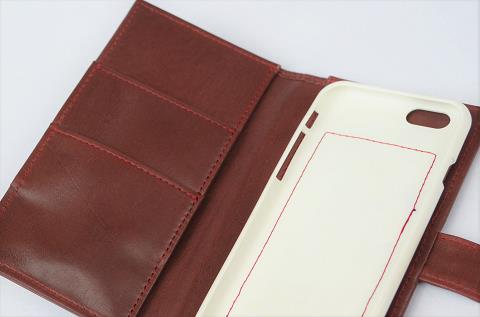 神戸元町にあるレザーバッグをオーダーできるハンドメイドのお店「創作鞄槌井」が創ったスマートフォンケース(イージーオーダー)
