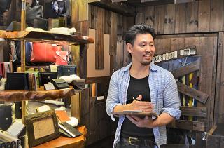 神戸元町にあるレザーバッグをオーダーできるハンドメイドのお店「創作鞄槌井」