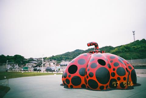 神戸元町にあるレザーバッグをオーダーできるハンドメイドのお店「創作鞄槌井」のスタッフの旅行