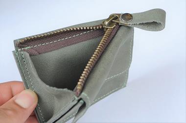 神戸元町にあるレザーバッグをオーダーできるハンドメイドのお店「創作鞄槌井」が創ったダブル小銭入れ(オーダーメイド)