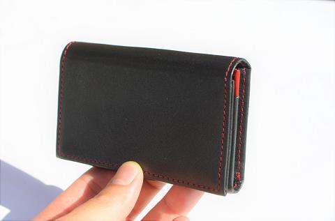 神戸元町にあるレザーバッグをオーダーできるハンドメイドのお店「創作鞄槌井」が創った名刺入れ(コンビカラー)