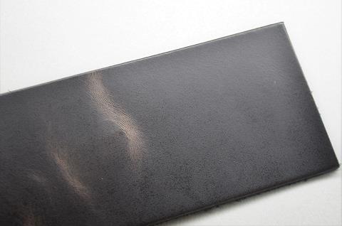 神戸元町にあるレザーバッグをオーダーできるハンドメイドのお店「創作鞄槌井」のスタッフおすすめの新入荷レザー