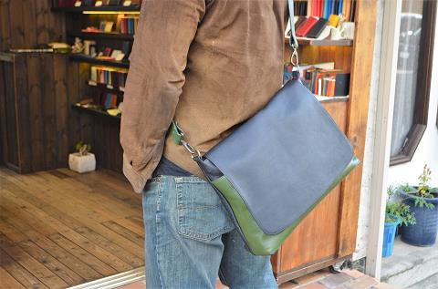神戸元町にあるレザーバッグをオーダーできるハンドメイドのお店「創作鞄槌井」が創ったパターンオーダーバッグ(2wayバッグ)