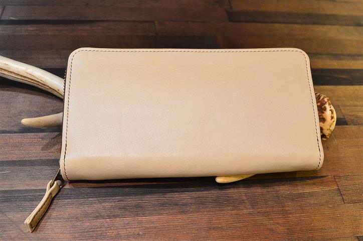 神戸元町にあるレザーバッグをオーダーできるハンドメイドのお店「創作鞄槌井」が創った長財布