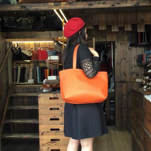 神戸元町にあるレザーバッグをオーダーできるハンドメイドのお店「創作鞄槌井」が創ったゴールデンウイーク限定トートバッグ
