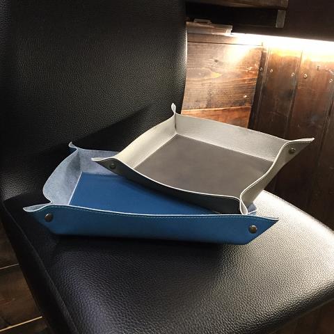 神戸元町にあるレザーバッグをオーダーできるハンドメイドのお店「創作鞄槌井」が創った長財布