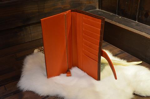 神戸元町にあるレザーバッグをオーダーできるハンドメイドのお店「創作鞄槌井」がハンドメイドした長財布