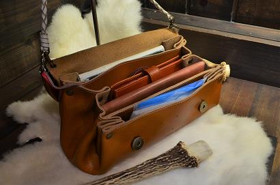 神戸元町にあるレザーバッグをオーダーできるハンドメイドのお店「創作鞄槌井」が創ったリュック