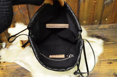 神戸元町にあるレザーバッグをオーダーできるハンドメイドのお店「創作鞄槌井」が製作したフルオーダー本革巾着袋
