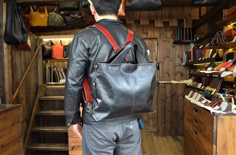 神戸元町にあるレザーバッグをオーダーできるハンドメイドのお店「創作鞄槌井」が創った2WAYバッグ