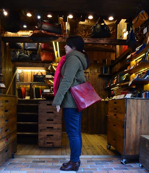 神戸元町にあるレザーバッグをオーダーできるハンドメイドのお店「創作鞄槌井」が創ったカスタムバッグ
