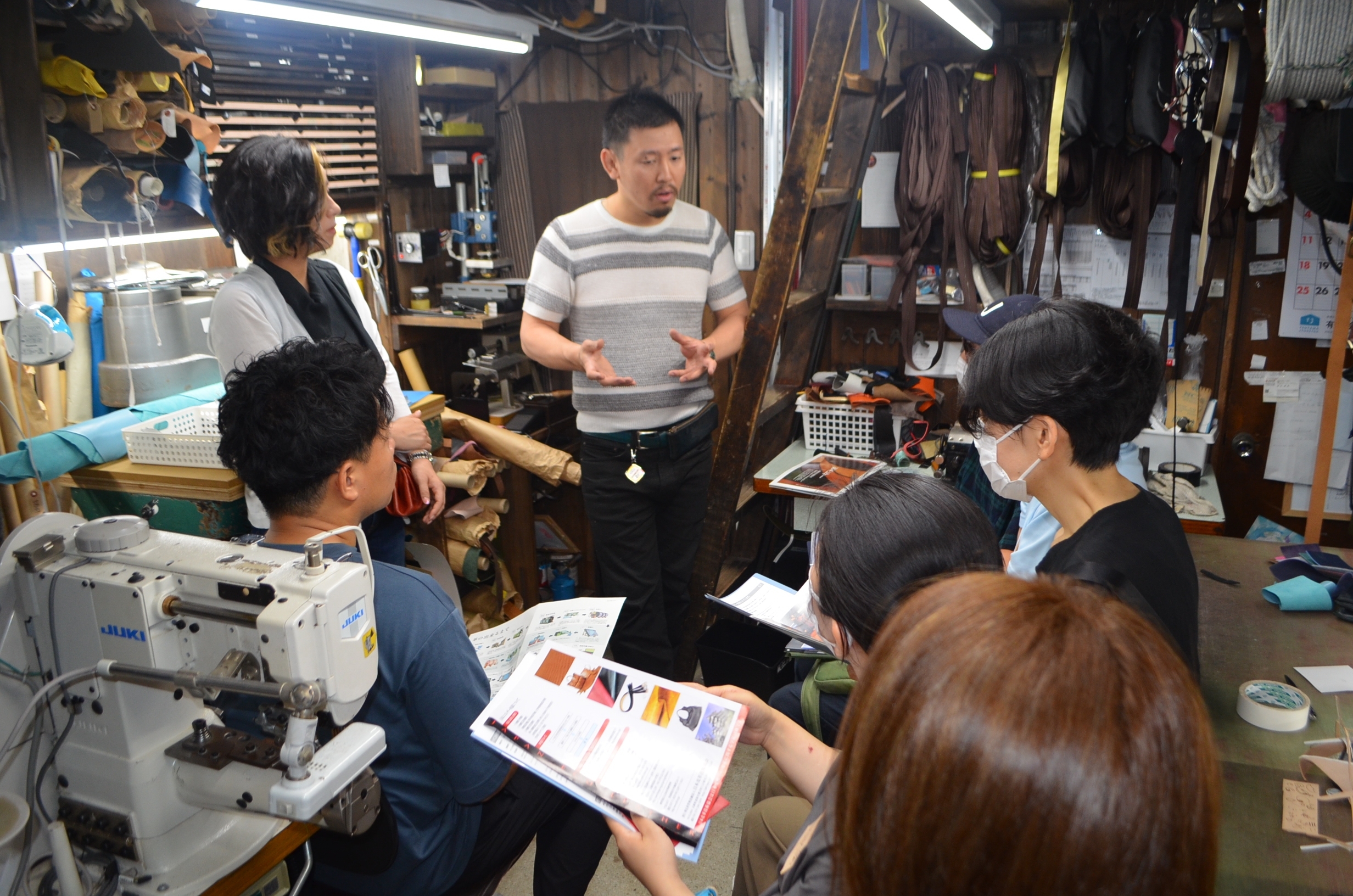 神戸元町にある創作鞄槌井のエコレザーを学ぶ福利厚生イベント