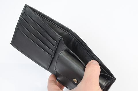 二つ折り財布に隠しポケットを取り付けました（オーダー製作）