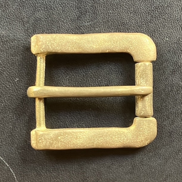 神戸でファッションに合わせて日本製の革ベルトを買うなら創作鞄槌井