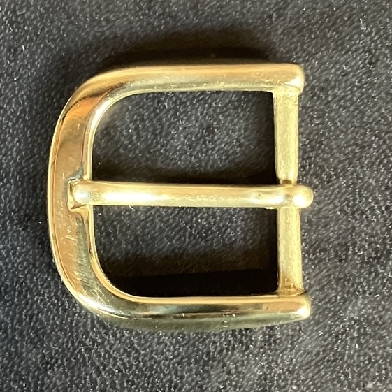 神戸でファッションに合わせて日本製の革ベルトを買うなら創作鞄槌井