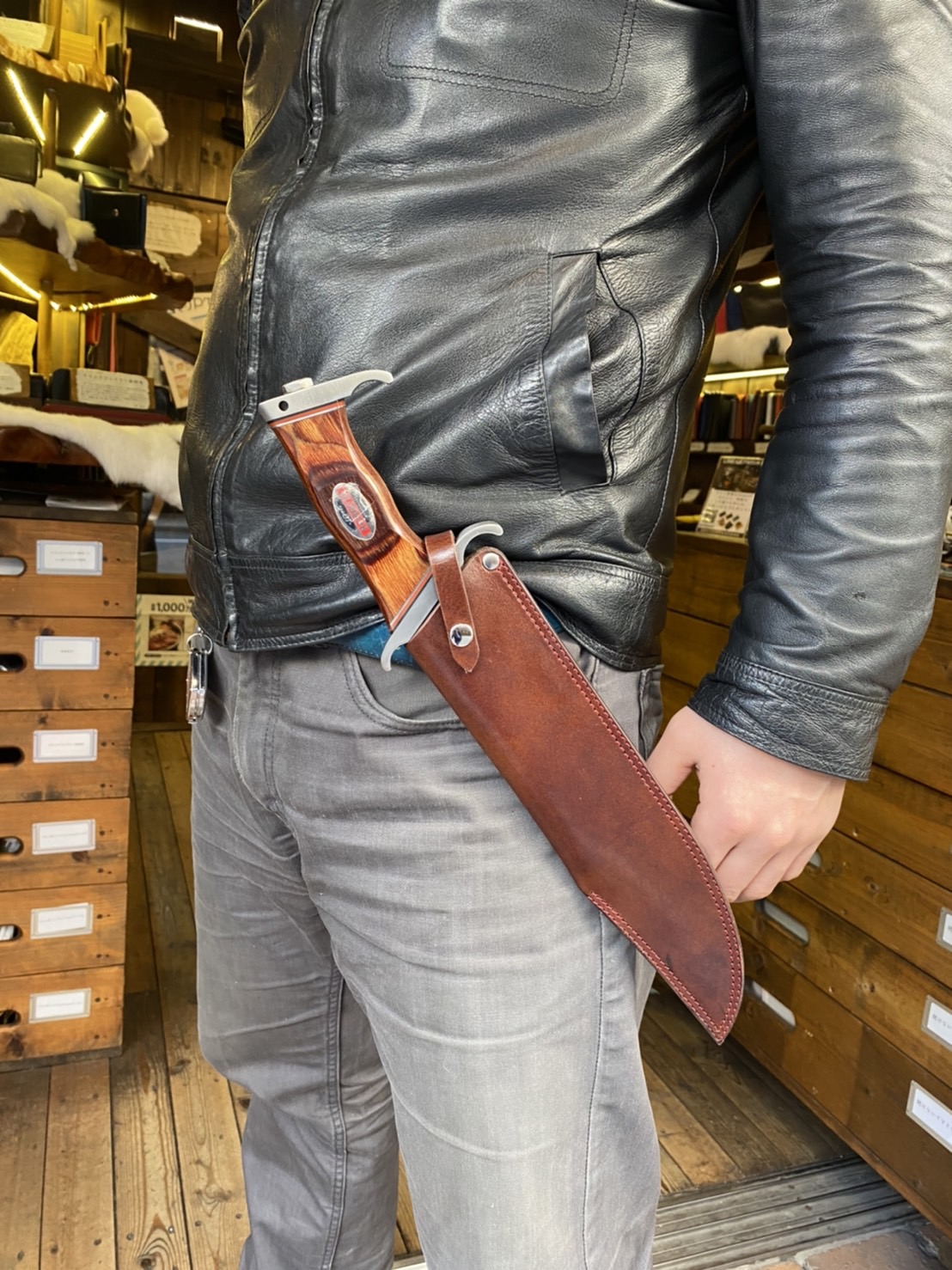 男の趣味シリーズ～ナイフの革ケース～ - 創作鞄槌井