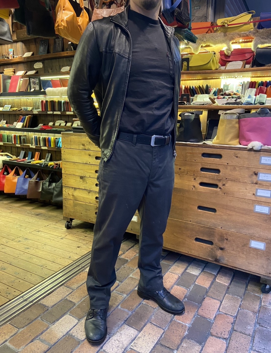 神戸でファッションに合わせて日本製の革ベルトを買うなら創作鞄槌井