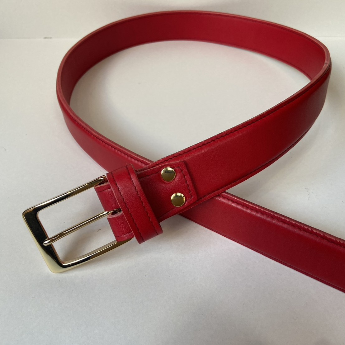 神戸でファッションに合わせて日本製の革ベルトを買うなら創作鞄槌井　高級モデル