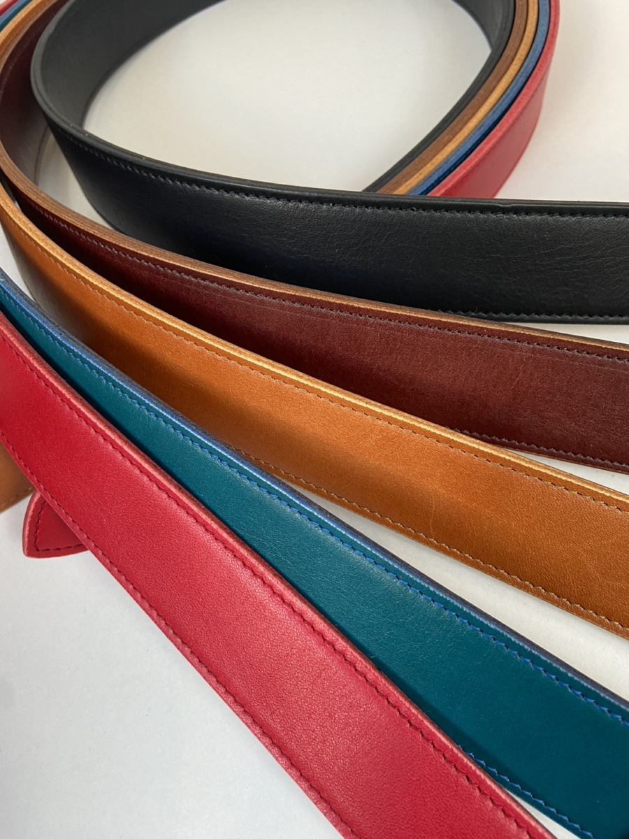 神戸でファッションに合わせて日本製の革ベルトを買うなら創作鞄槌井