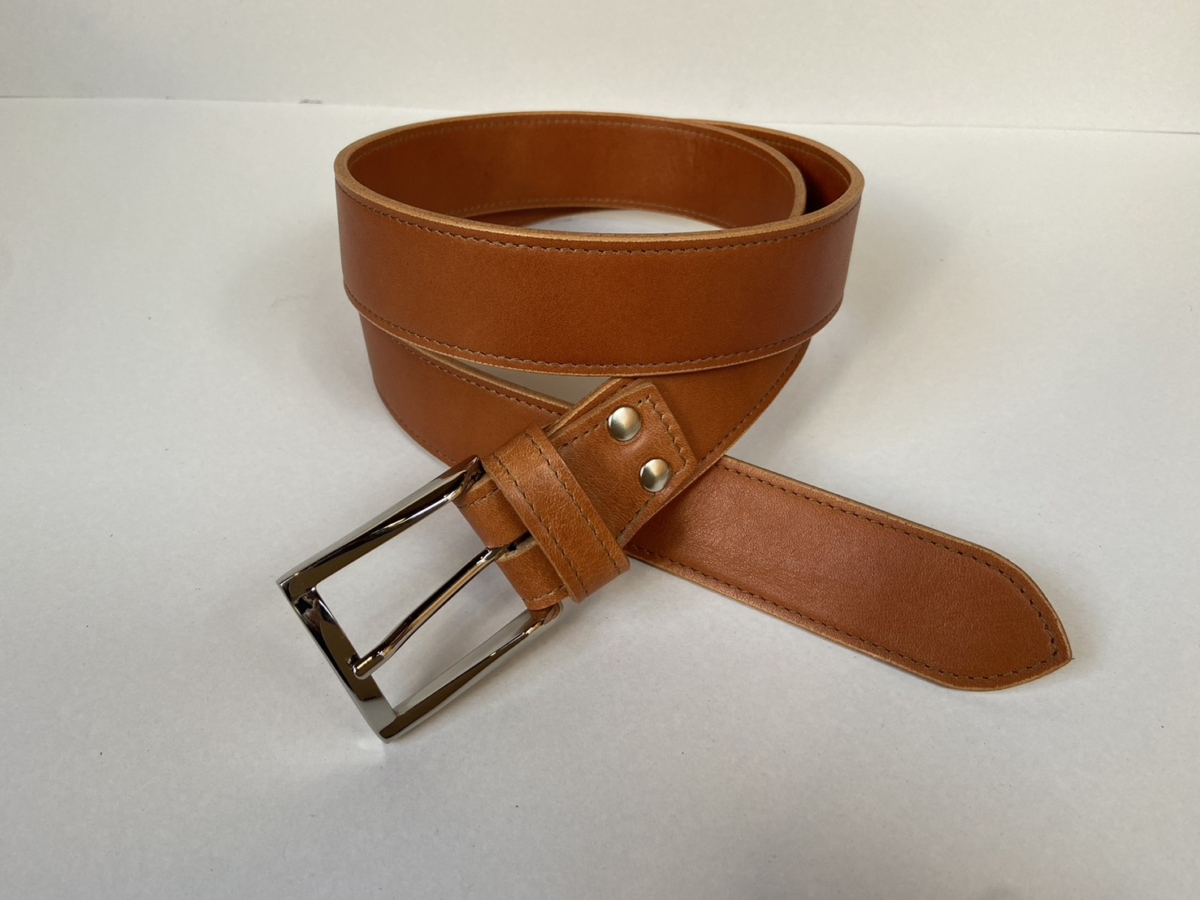 神戸でファッションに合わせて日本製の革ベルトを買うなら創作鞄槌井