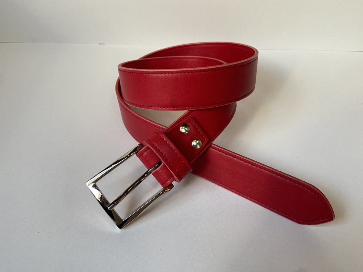 神戸でファッションに合わせて日本製の革ベルトを買うなら創作鞄槌井