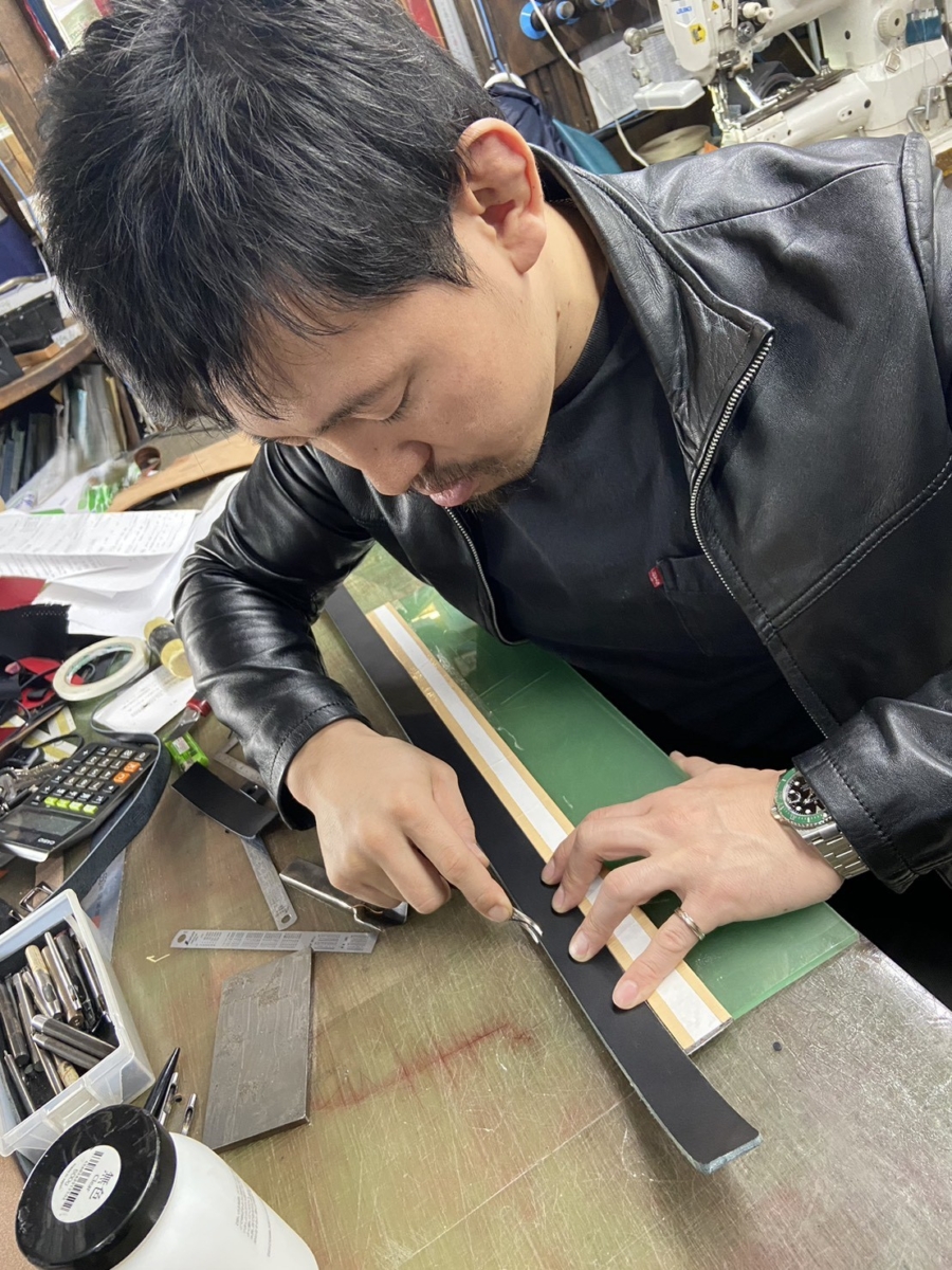 神戸でファッションに合わせて日本製の革ベルトを買うなら創作鞄槌井　高級モデル