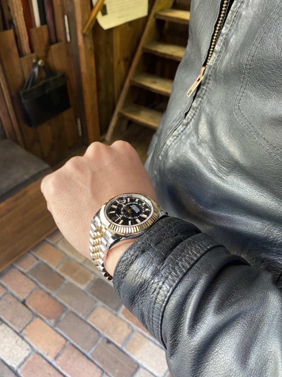 神戸元町の創作鞄槌井が製作したロレックスの傷を防止する高級腕時計の本革ウォッチケース